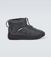 Curb snow boots