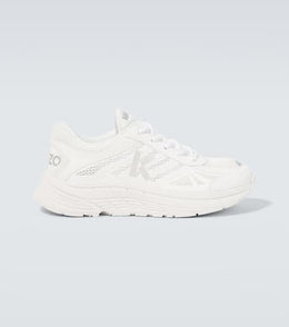 Pace sneakers