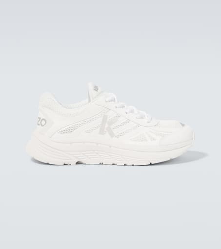 Pace sneakers