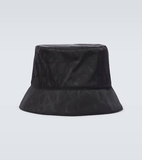 Reversible bucket hat