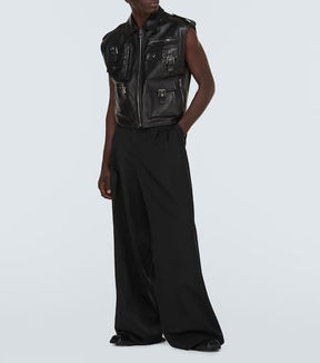 Pocket-detail sleeveless leather jacket