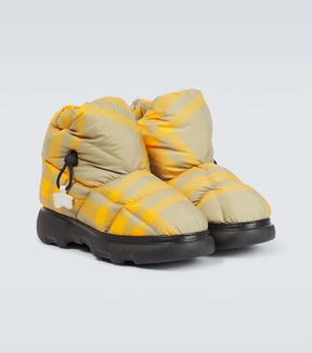 Burberry Check boots
