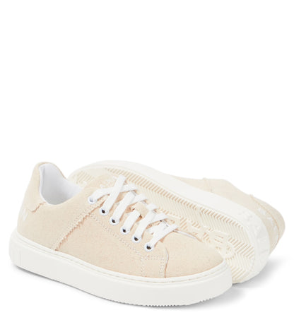 Low-top sneakers