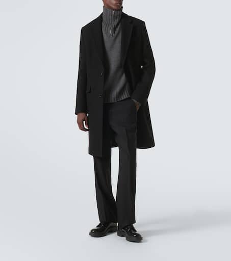 Single-breasted wool coat