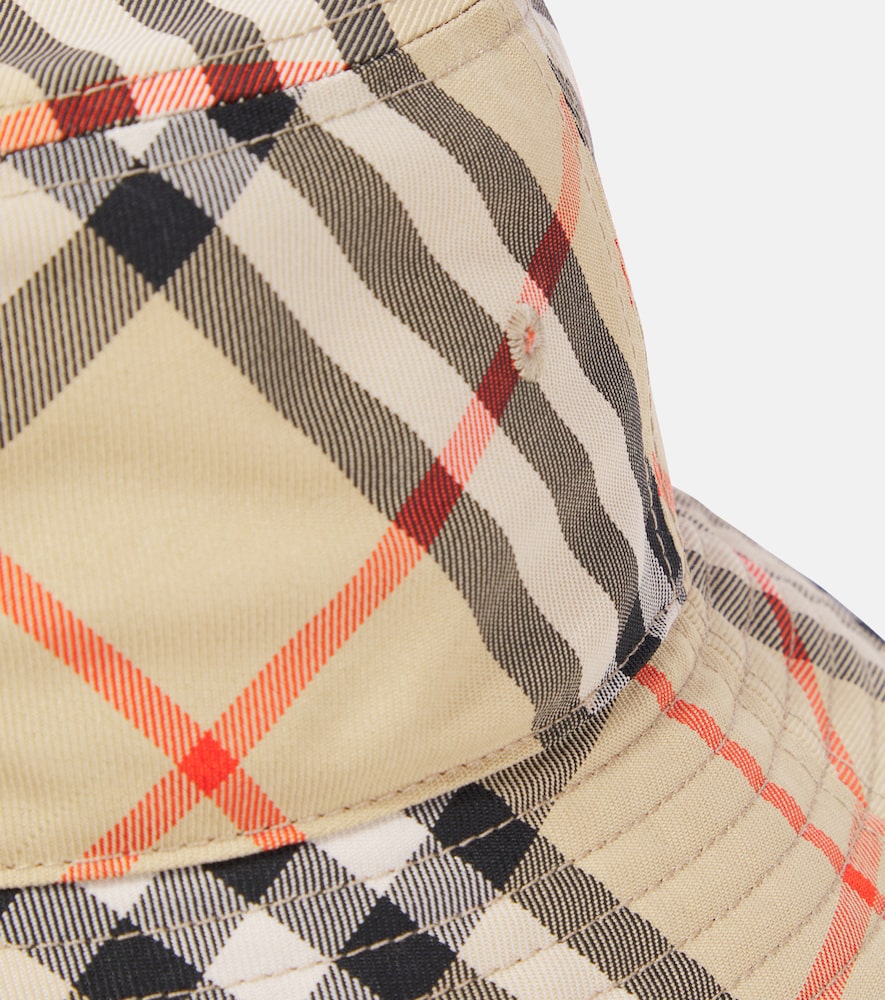 Burberry Check bucket hat