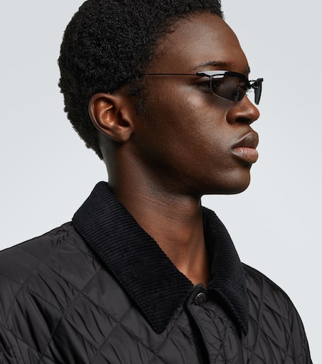 Show sunglasses