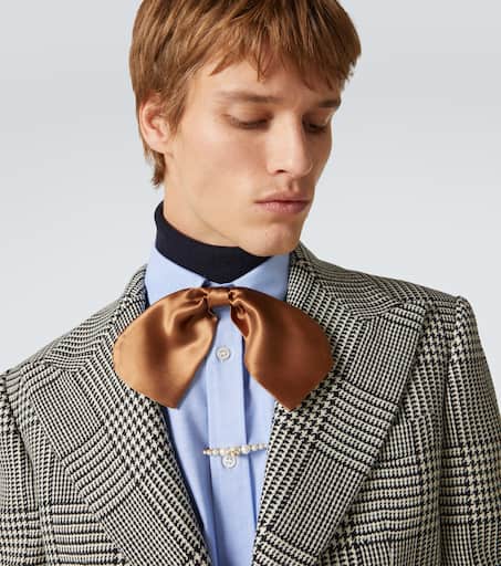 Faux pearl-embellished tie pin