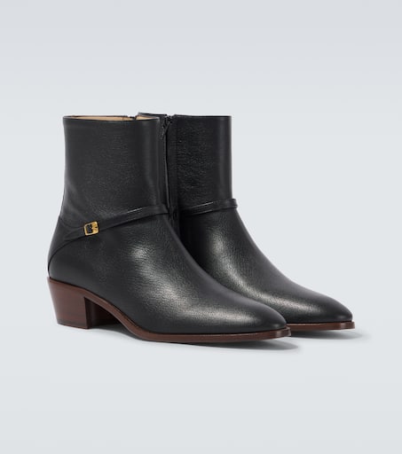 Pat VLogo Signature leather ankle boots