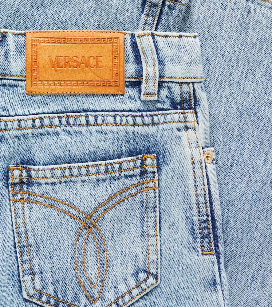 Logo jeans