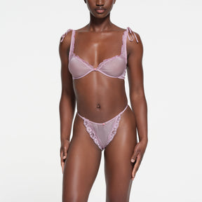 SKIMS ROMANCE LACE UNLINED PLUNGE BRA | IRIS MICA