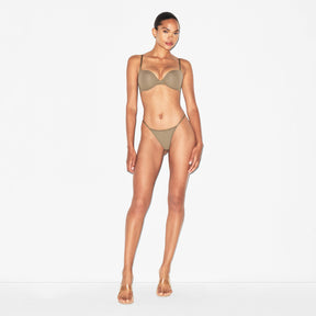 FITS EVERYBODY T-STRING THONG | TRUFFLE