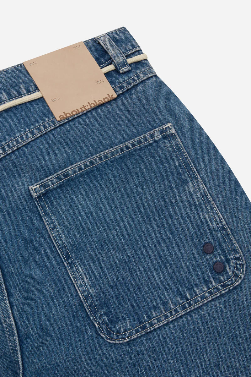 Relaxed denim jean - mid wash