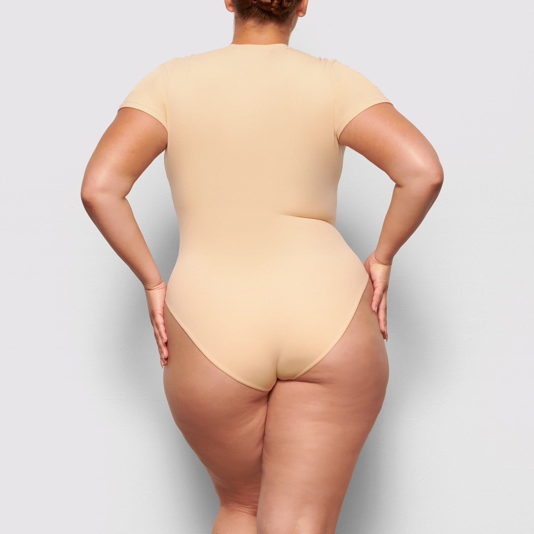 FITS EVERYBODY T-SHIRT BODYSUIT | SAND