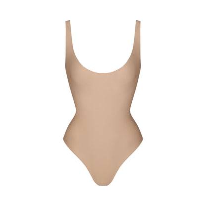 Skims Body Scoop Low Back Thong Bodysuit