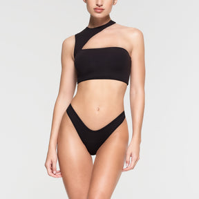 FITS EVERYBODY CUT OUT SUPER CROPPED TOP | ONYX