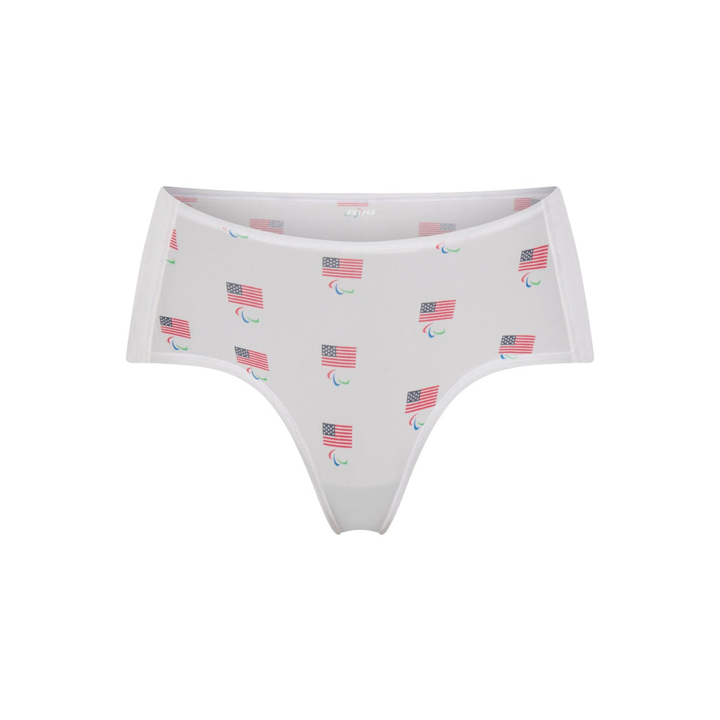 SKIMS FOR TEAM USA FITS EVERYBODY ADAPTIVE PARALYMPIC BOY SHORT | WHITE