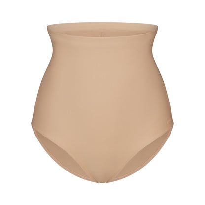 Skims Body Core Sculpt Butt Lifting Brief