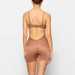 SIMPLY BARE LOW BACK SHORT | SIENNA