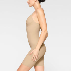 SHEER SEAMLESS MID THIGH BODYSUIT | CLAY