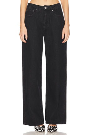 superdown Heather Boyfriend Jean in Vintage Black