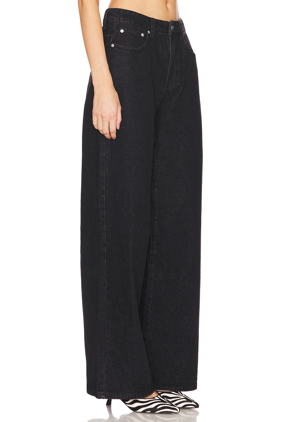 superdown Heather Boyfriend Jean in Vintage Black
