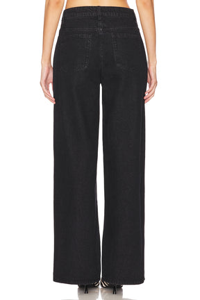 superdown Heather Boyfriend Jean in Vintage Black