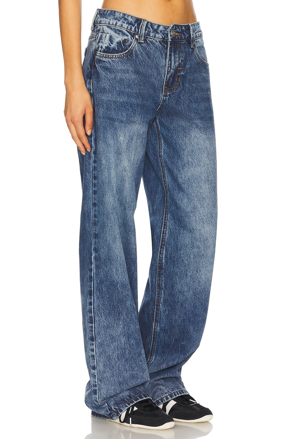 superdown Idalia Jean in Dark Wash