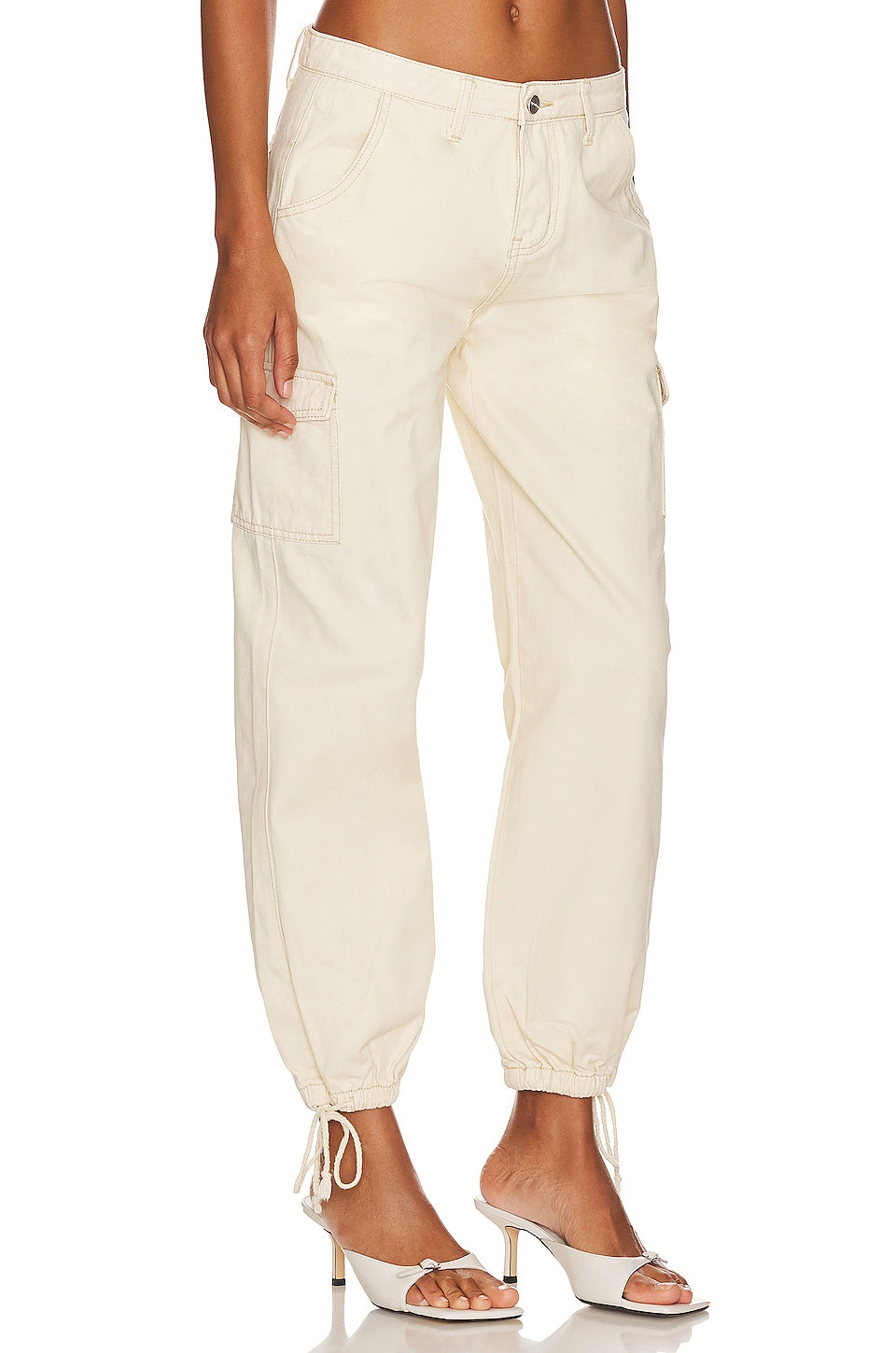 superdown Kayla Jogger Pant in Khaki