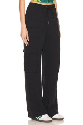superdown Evie Cargo Pant in Black