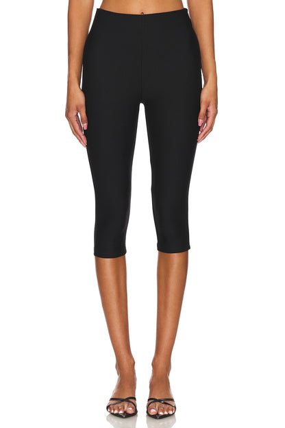 superdown Chaya Capri in Black