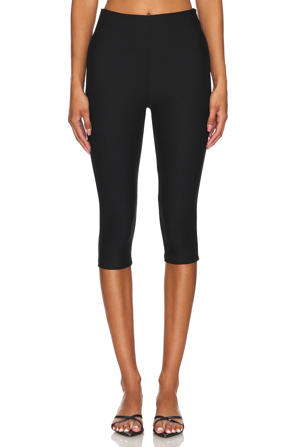 superdown Chaya Capri in Black