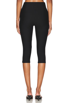 superdown Chaya Capri in Black