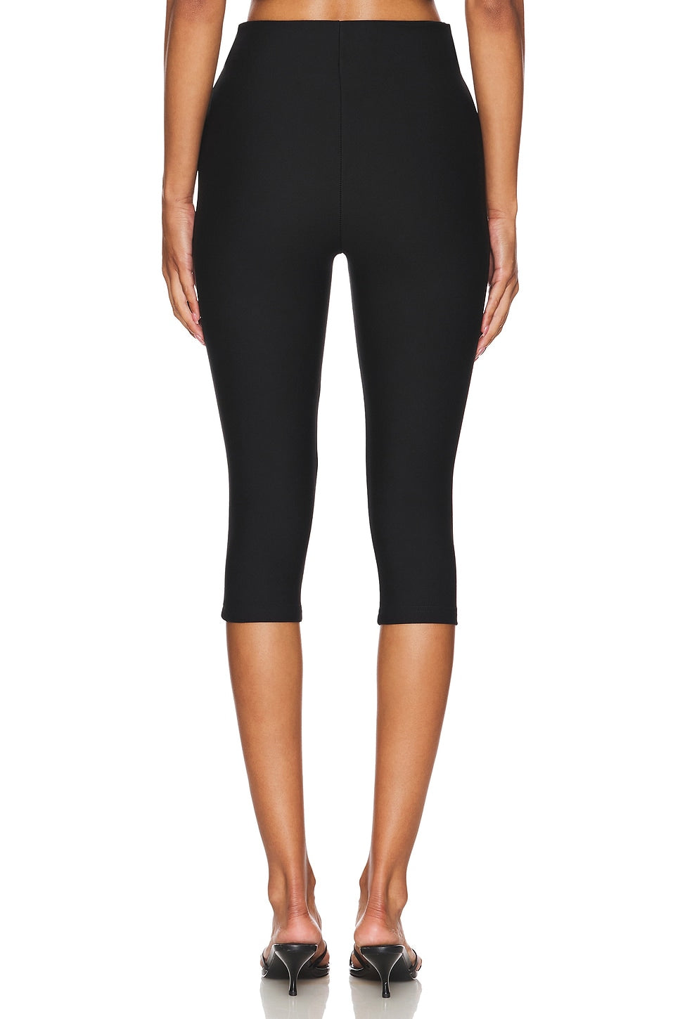 superdown Chaya Capri in Black