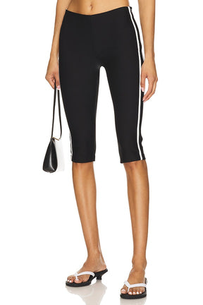 superdown Clarke Capri in Black