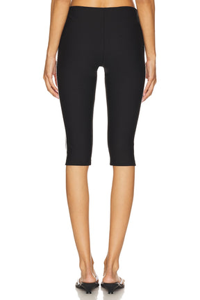 superdown Clarke Capri in Black