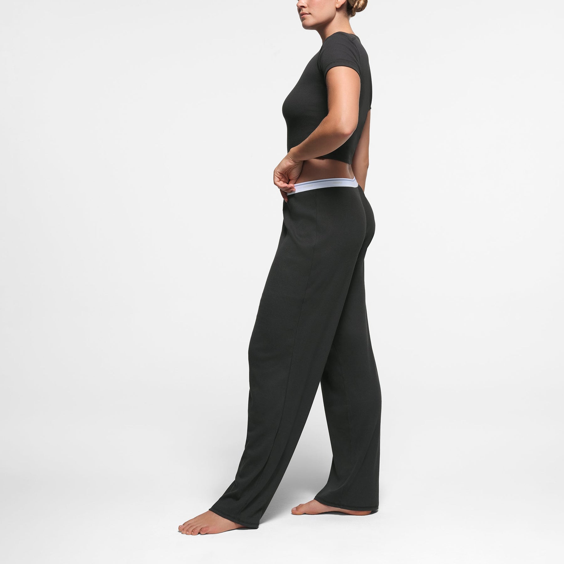 COTTON RIB SHOULDER PAD CROPPED TOP | SOOT