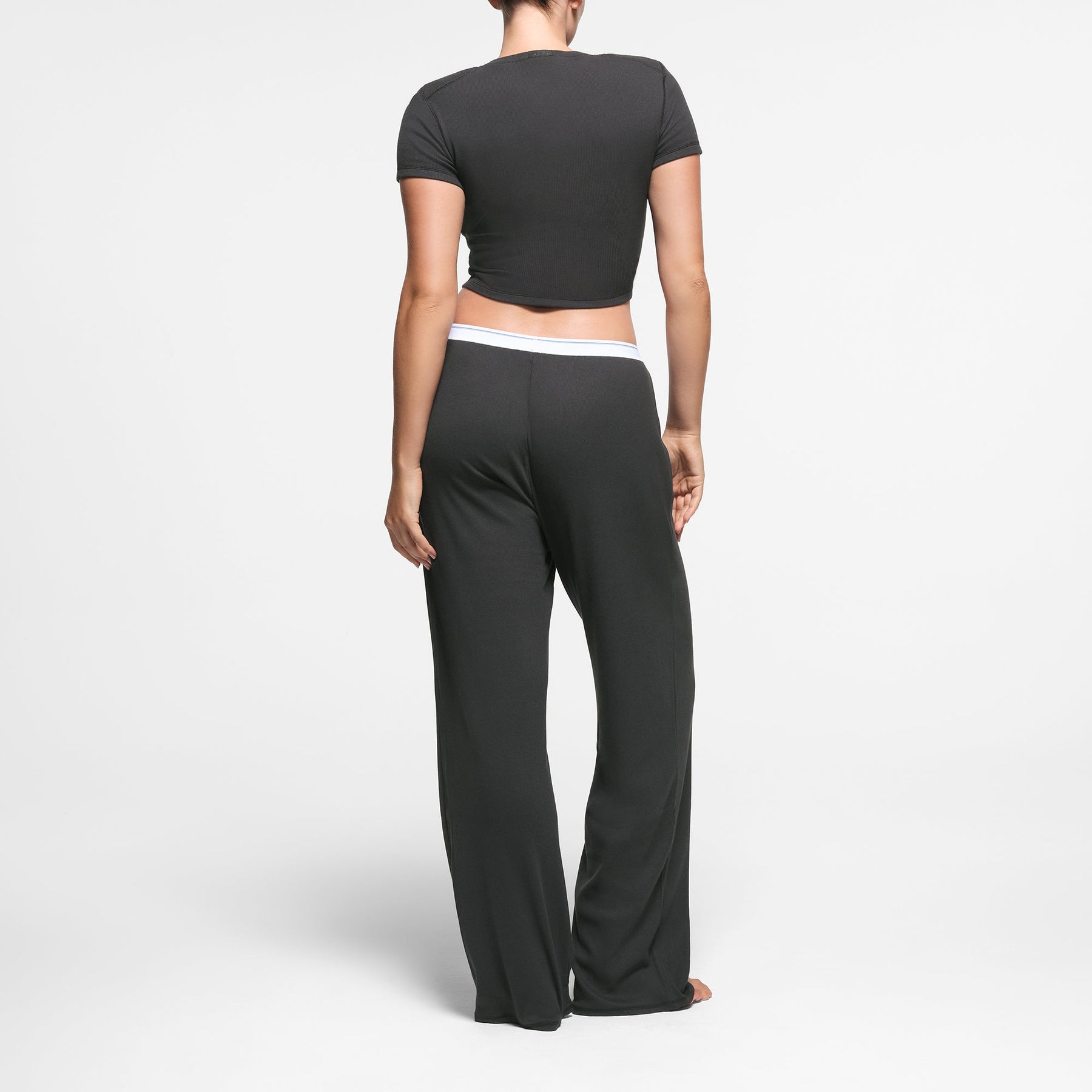 COTTON RIB SHOULDER PAD CROPPED TOP | SOOT