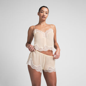 SKIMS ROMANCE LACE CAMI AND SHORT SET | BUTTER