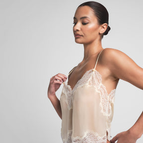 SKIMS ROMANCE LACE CAMI AND SHORT SET | BUTTER