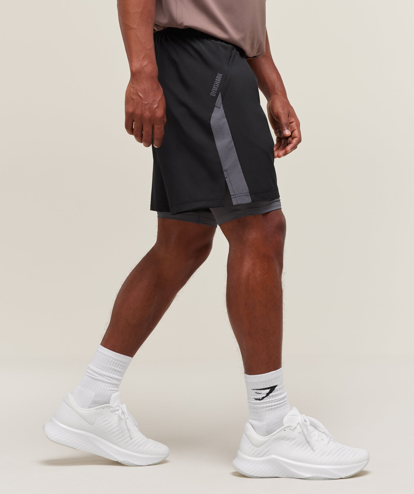 Gymshark Sport 7" 2 in 1 Shorts - Black/Dark Grey