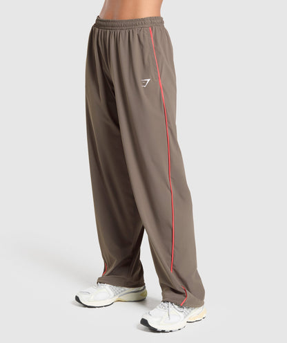 Gymshark Stitch Feature Woven Pants - Camo Brown