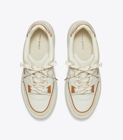 Stage Sneaker