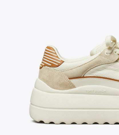 Stage Sneaker