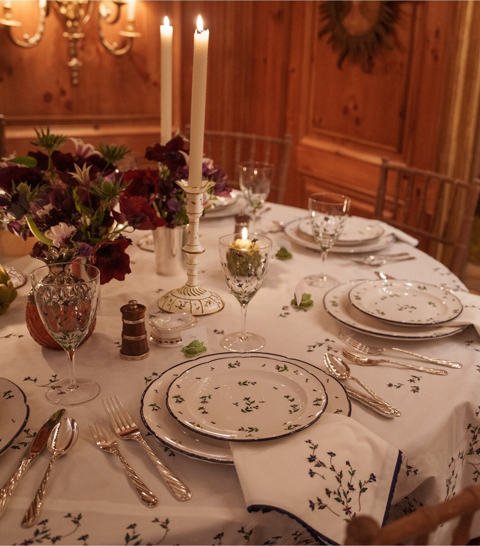 Jolie Fleur Round Tablecloth, 132"