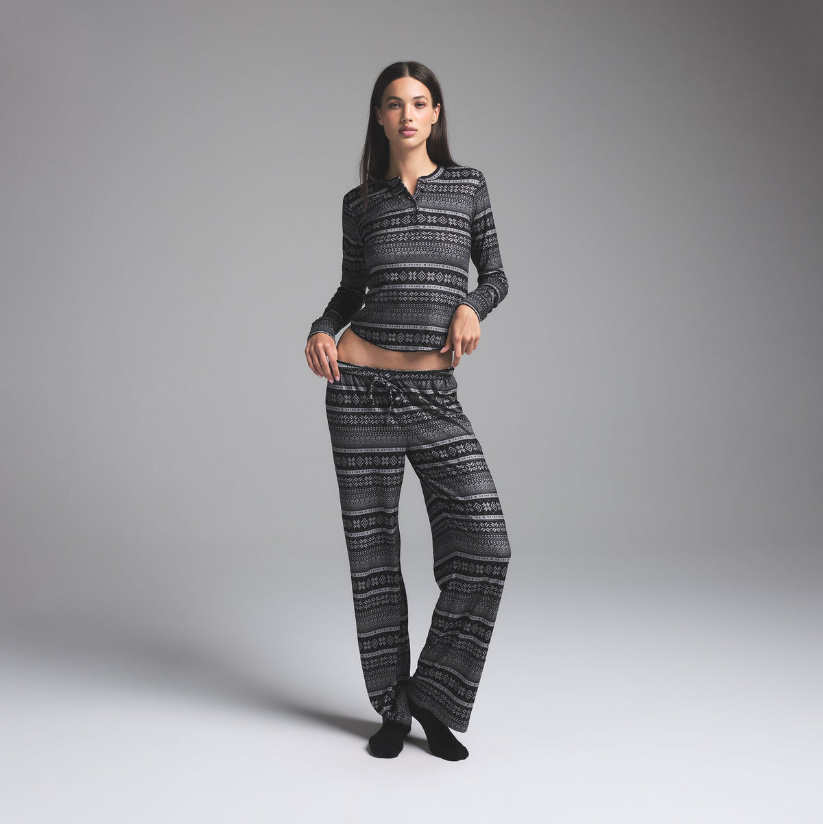 LOGO PLUSH POINTELLE LONG SLEEVE HENLEY | ONYX MIRROR FAIR ISLE