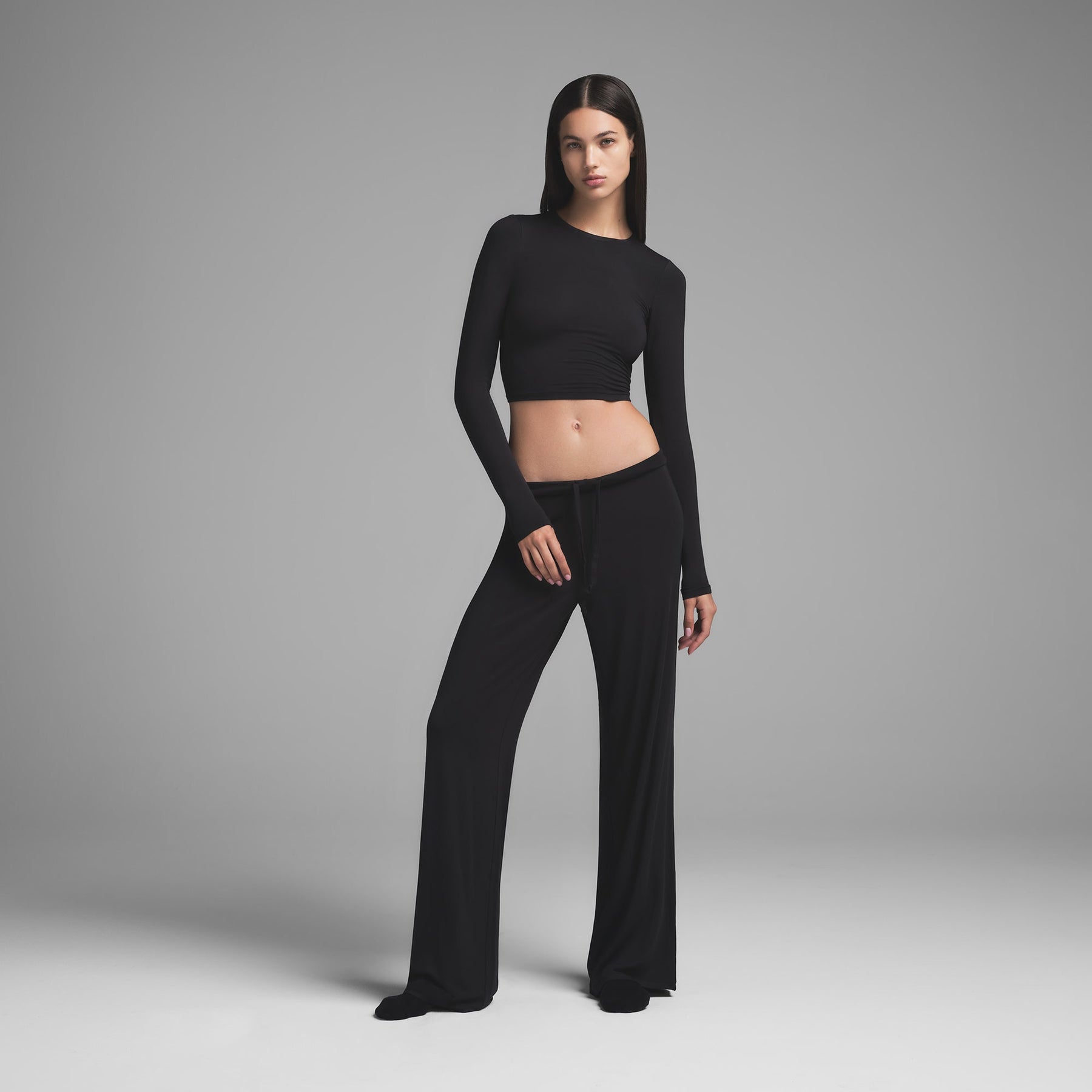 SKIMS SLEEP SUPER CROPPED LONG SLEEVE | ONYX