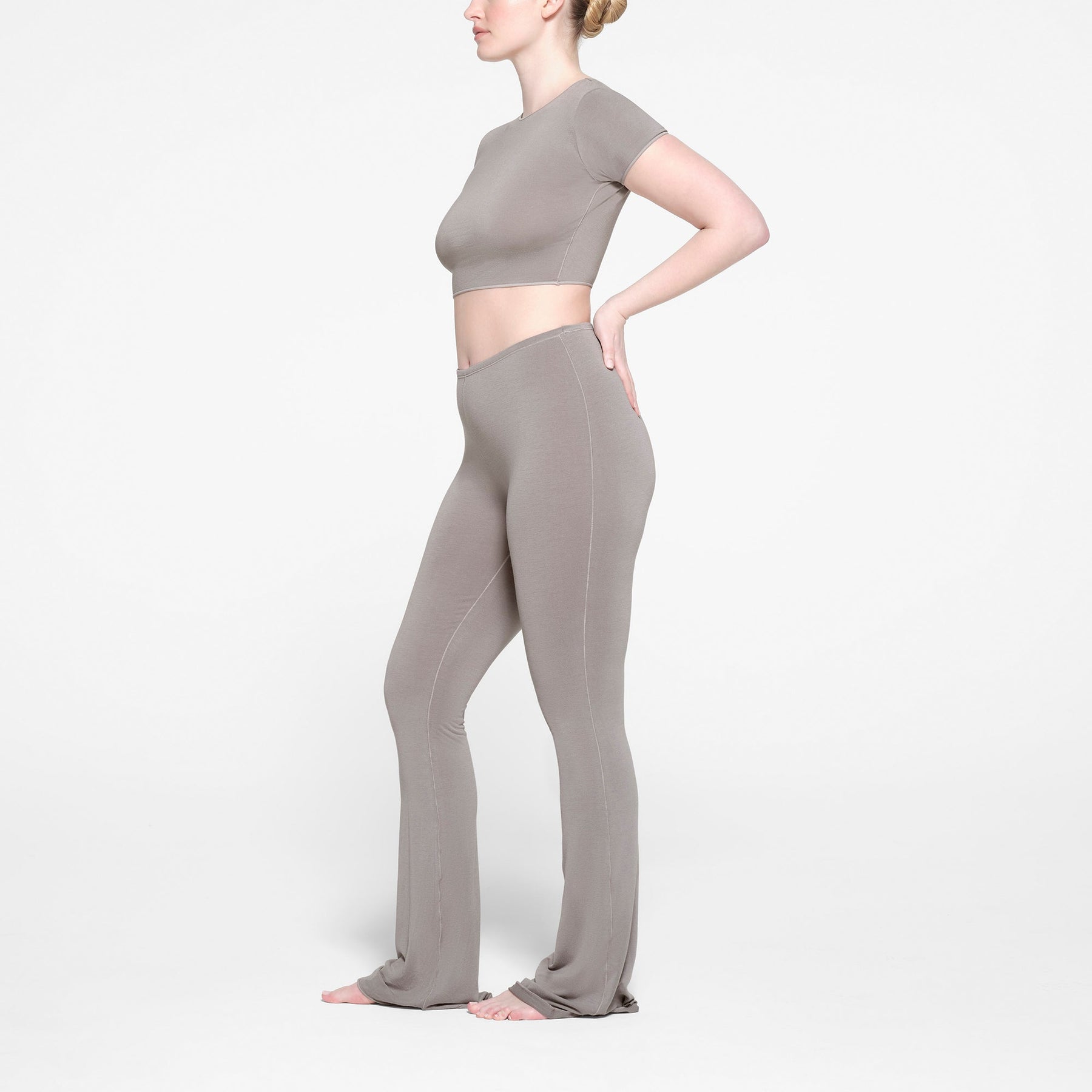 SEAMLESS MODAL CROPPED T-SHIRT | SMOKE