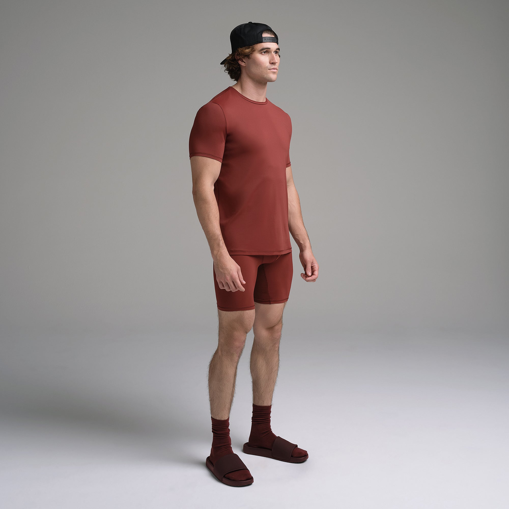 SKIMS FLEX MENS T-SHIRT | SANGRIA