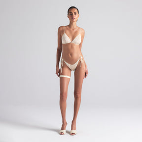 SKIMS ROMANCE TRIANGLE BRALETTE | IVORY