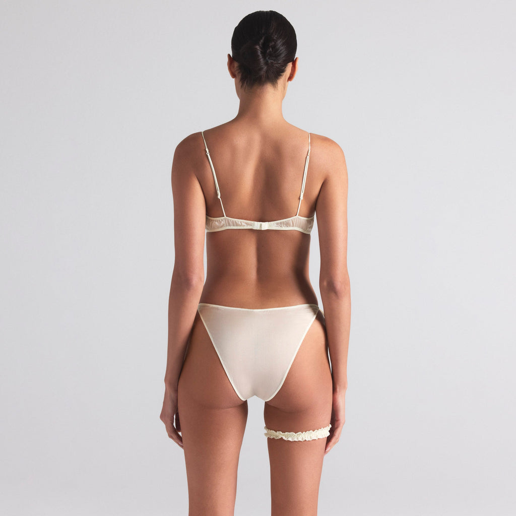 SKIMS ROMANCE TRIANGLE BRALETTE | IVORY